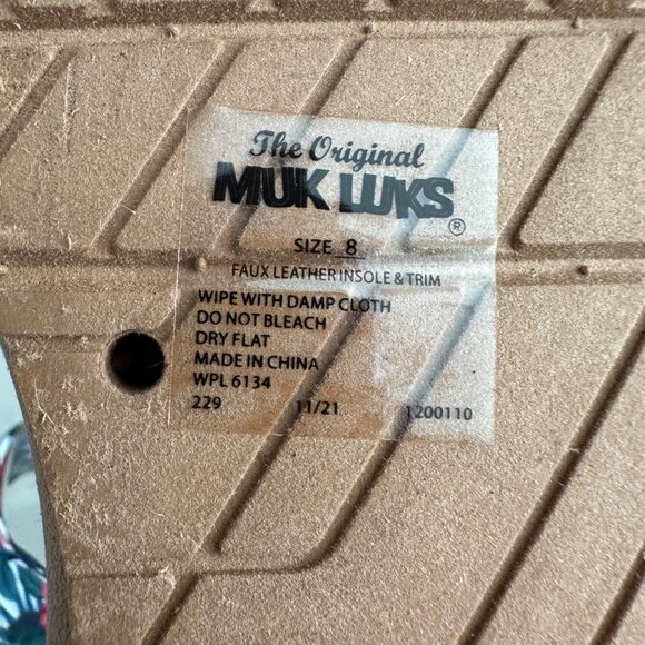 Muk Luks Womens Size 8 Sage Green & Floral Strap Sandals Faux Leather & Trim - Picture 4 of 6